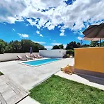 Casa Alice 펜션 Ližnjan