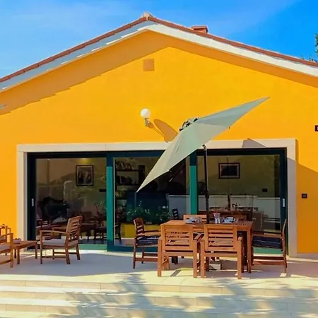 Casa Alice Nyaraló *